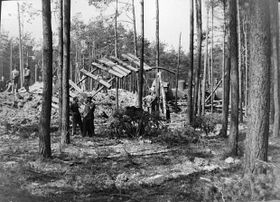 Бомбардування Кладно (Фото: Kladno Záporno)   Радек Зима: «Той будинок, в якому в 1945 році загинув господар зі своїм сином, ми не змогли знайти