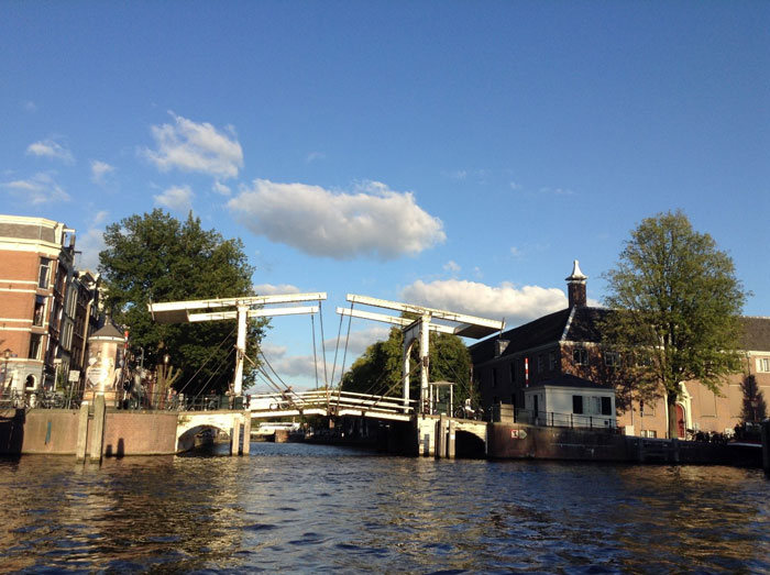 А ще Амстердам такий маленький, що багато цікавих пам'яток можна встигнути оглянути за 2-3 дня