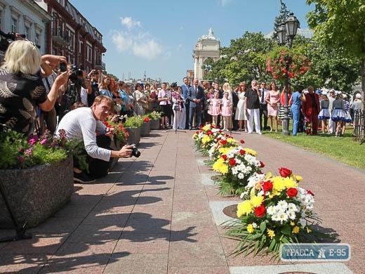 Пам'ятними звездамібудут увічнені імена ще семи осіб, що мають відношення до Одеси