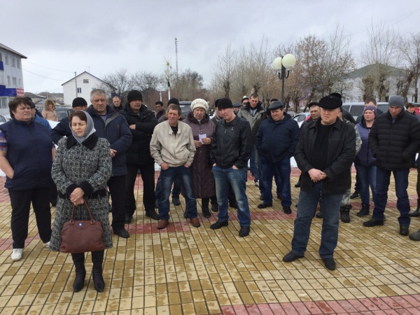 ми працюємо зі звичайними комерційними кредитами з великими пенями , - констатує він