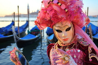 5 лютого 2012, 11:00 Переглядів:   Венеціанський карнавал триватиме до 21 лютого