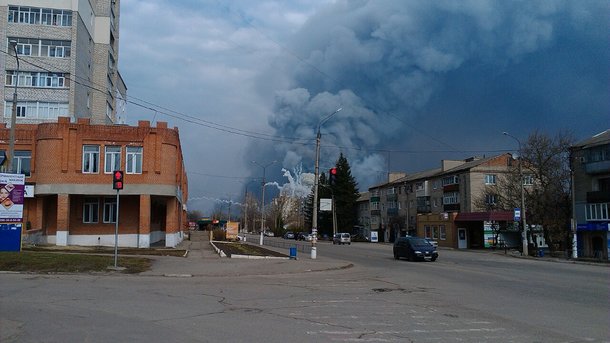 23 березня 2017, 18:01 Переглядів:   Біля Балаклеї вибухнув склад з боєприпасами