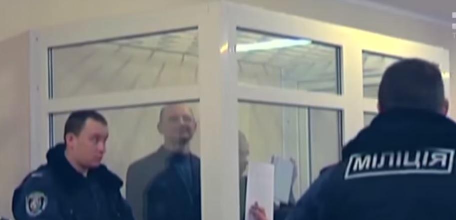 Напередодні Євро-2012 в Дніпрі на зупинках один за одним пролунали вибухи, поранення отримали кілька десятків людей, від іншого вибуху в місті загинув перехожий