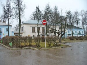 Іван Семенович Улитин (1923 - 1944) потрапив на фронт через майже півтора року після початку війни, але це не завадило йому стати майстром повітряного бою і командиром ескадрильї