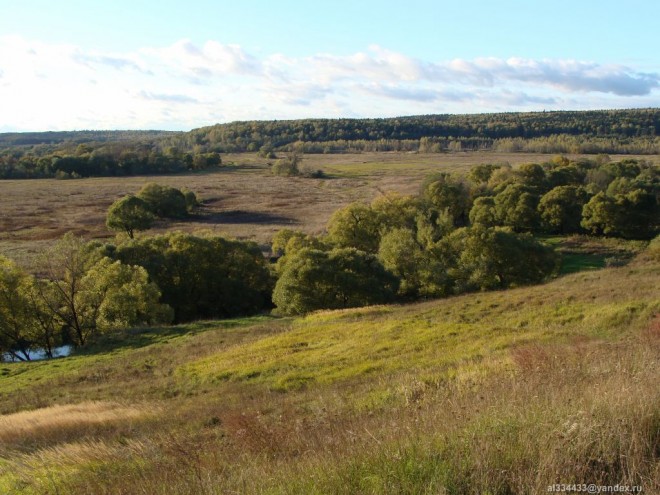 Малоярославець цікавив Наполеона як пункт, через який лежав шлях в Калугу або Мединь і Юхнов з подальшим рухом на Єльню і Смоленськ