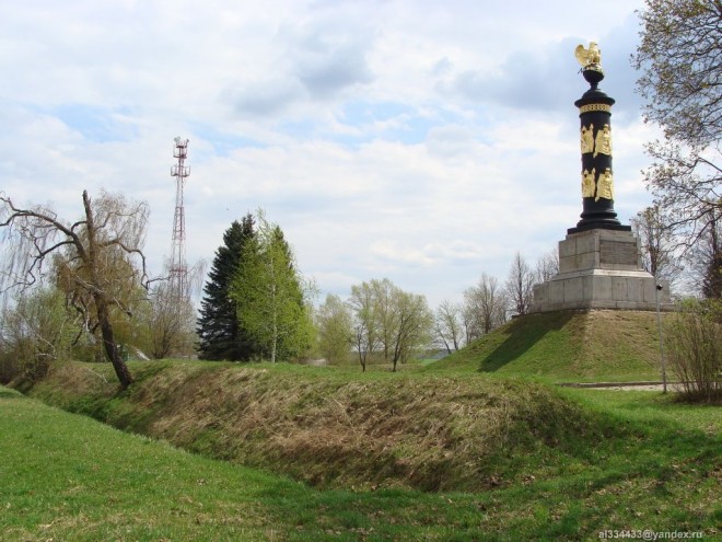 А ось стелу вже відреставрували