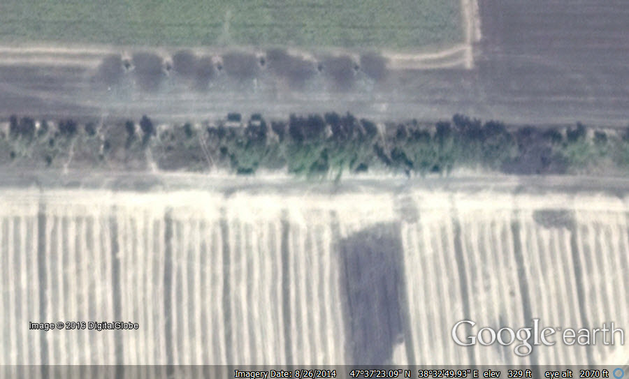 8: артилерійські позиції в 2,6 кілометрах від українського кордону, напрямок вогню - північний захід