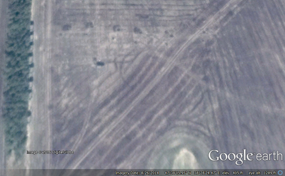 9: артилерійські позиції в 2,4 кілометрах від українського кордону, напрямок вогню - північний захід