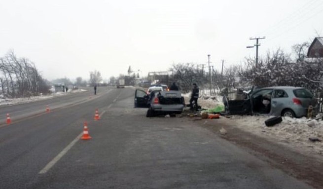 Також травми отримали водій та пасажирка автомобіля «Toyota», їх також госпіталізували