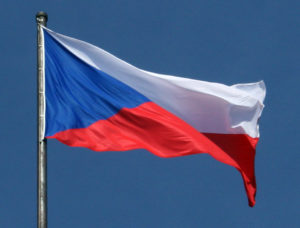 Переїжджати з рідної країни в іншу змушують різні причини