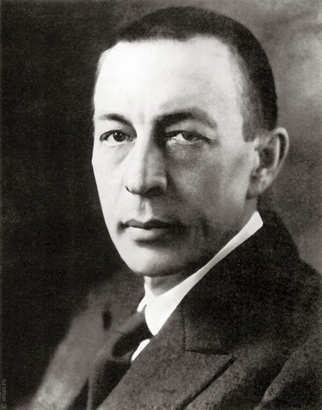 Вищим досягненням московської школи стало «Всенічне бдіння» Сергія Рахманінова (1915), що писалося для Синодального хору і розраховане на його неординарні художньо-технічні можливості (раніше, в 1910 році, Рахманіновим була створена «Літургія»)