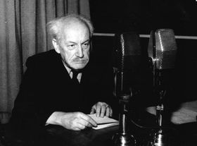 Зденек Нейедли (Фото: Архів Чеського радіо)   Отже, ставши членом компартії під час війни, Нейедли повернувся в Чехію в ролі міністра освіти