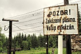 Фото: Ян Розенауер, Чеське радіо   Кордон між Чехословаччиною та Австрією завжди цікавила істориків набагато менше, ніж межа, яка пролягала між Східною і Західною Німеччиною