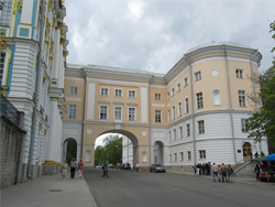 Але в ті роки явним «поетичним лідером» в Ліцеї був Іллічівський, в існуючих рукописних журналах цього навчального закладу - «недосвідчений перо», «Ліцейський мудрець», «Для задоволення і користі» Пушкін брав активну участь, доводячи своє поетичну «спроможність», проте думка однокурсників не було для молодого Олександра основоположним