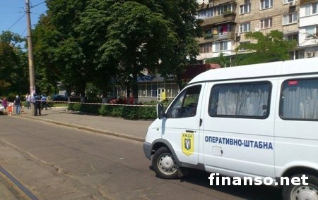 29 грудня 2014 9:30 Переглядів: 2163 Коментарів: 0   надрукувати   У ніч на 29 грудня в Києві на Троєщині стався вибух
