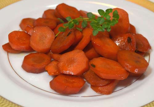 400-500 г моркви, 50 г оливкової олії, 1 ст