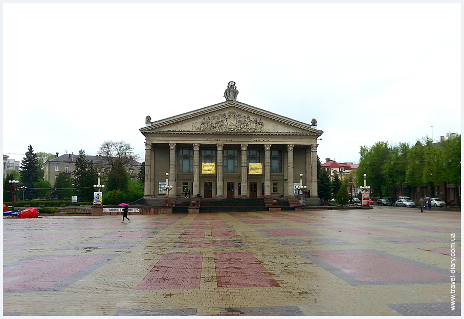 GPS координати: 49 ° 33'14''N, 25 ° 35'41''E