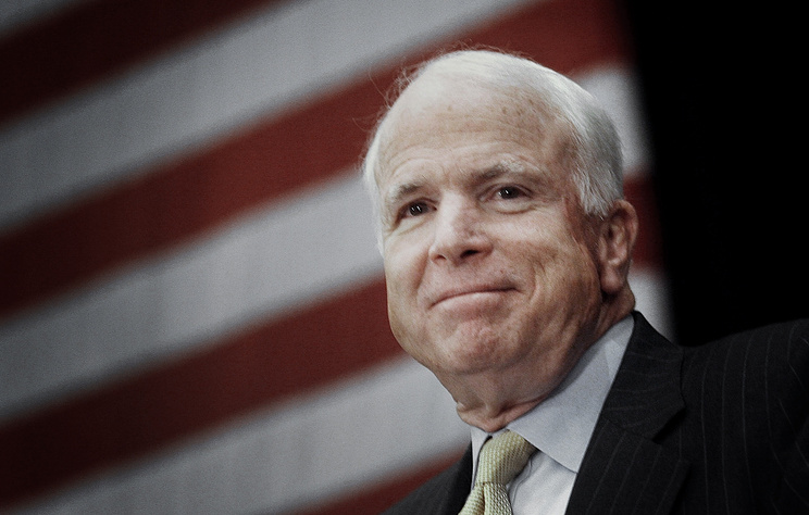 Американський сенатор Джон Маккейн (республіканець, від штату Арізона), у якого було діагностовано пухлину мозку, помер у віці 81 року