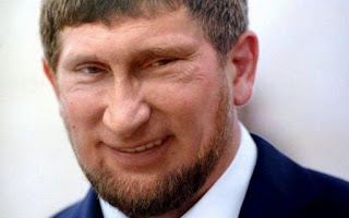 Російський політолог Андрій Піонтковський і журналіст і соратник Бориса Нємцова Леонід Мартинюк випускають фільм про вбивство політика під назвою Зовсім не факт, що людину треба вбивати