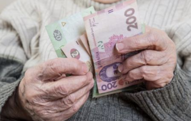 Але на збільшення пенсій можуть розраховувати тільки медпрацівники, колгоспники, а також ті, хто частину зарплати отримував в конверті