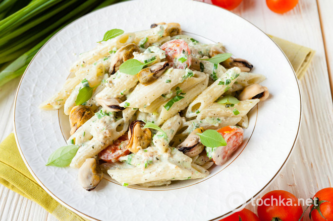 Паста з морепродуктами в вершках