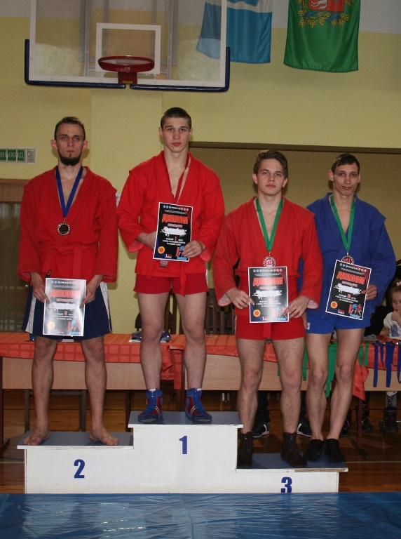 Численні глядачі підтримували кращих борців країни оплесками