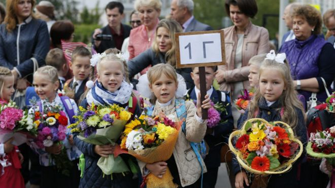 У День знань Бі-бі-сі збирає цікаві факти з життя школярів і їх батьків в Росії і по всьому світу