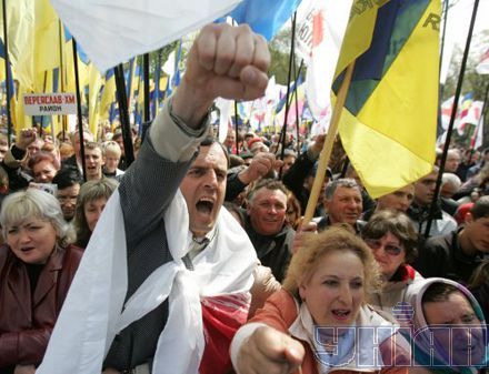 - вигукували кмітливі учасники мітингу