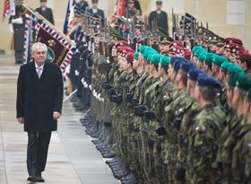 Президент Мілош Земан (Фото: Філіп Яндоурек, Чеське радіо)   Другою метою нового глави держави стане підтримка так званих «островів позитивної девіації»: «Це острова винятковою продуктивності