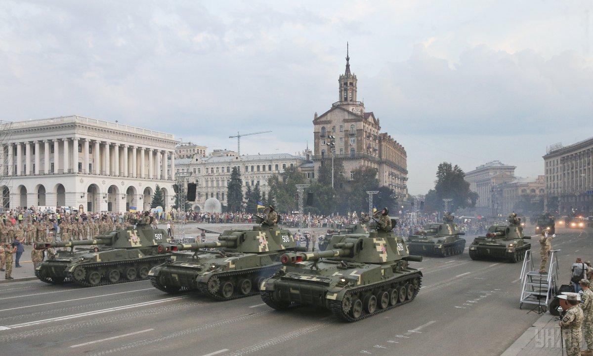 На параді будуть представлені 250 одиниць військової техніки, в заходах візьмуть участь 4,5 тисячі військовослужбовців