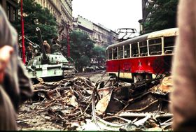 Вторгнення 1968, фото: Лешек Савіскі   «Вторгнення 1968 року і Празька весна - це теми, які особи цікавлять Брюссель