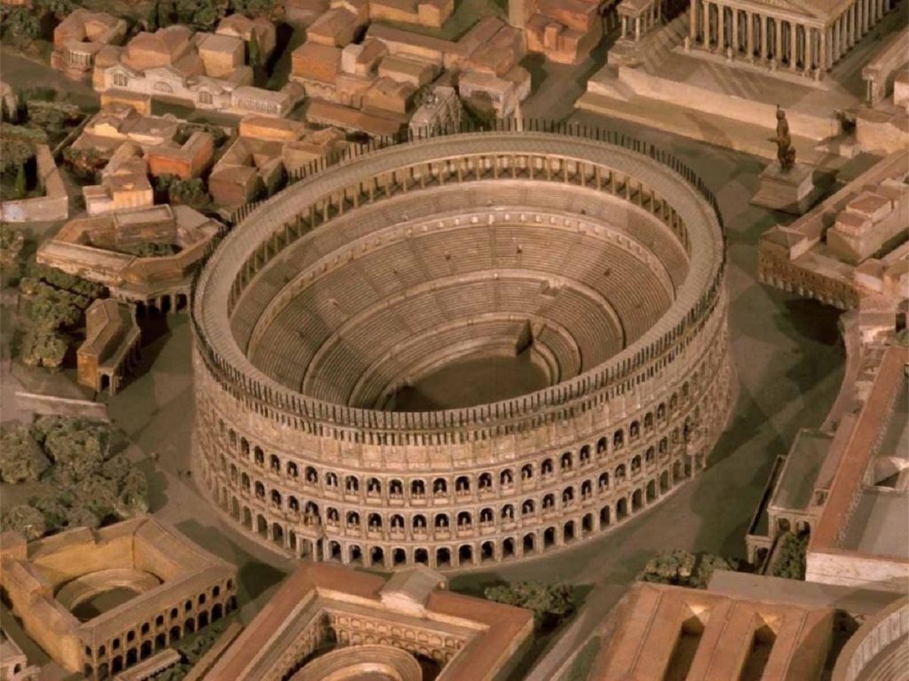 Висота споруди сягала 48 метрів, що робило Колізей найбільшим амфітеатром того часу
