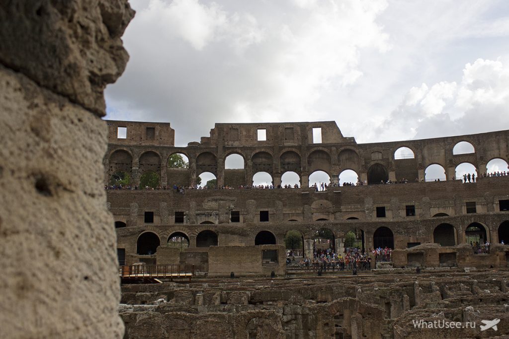 За дві з гаком тисячі років внутрішнє наповнення Колізею, звичайно ж, сильно постраждало від часу
