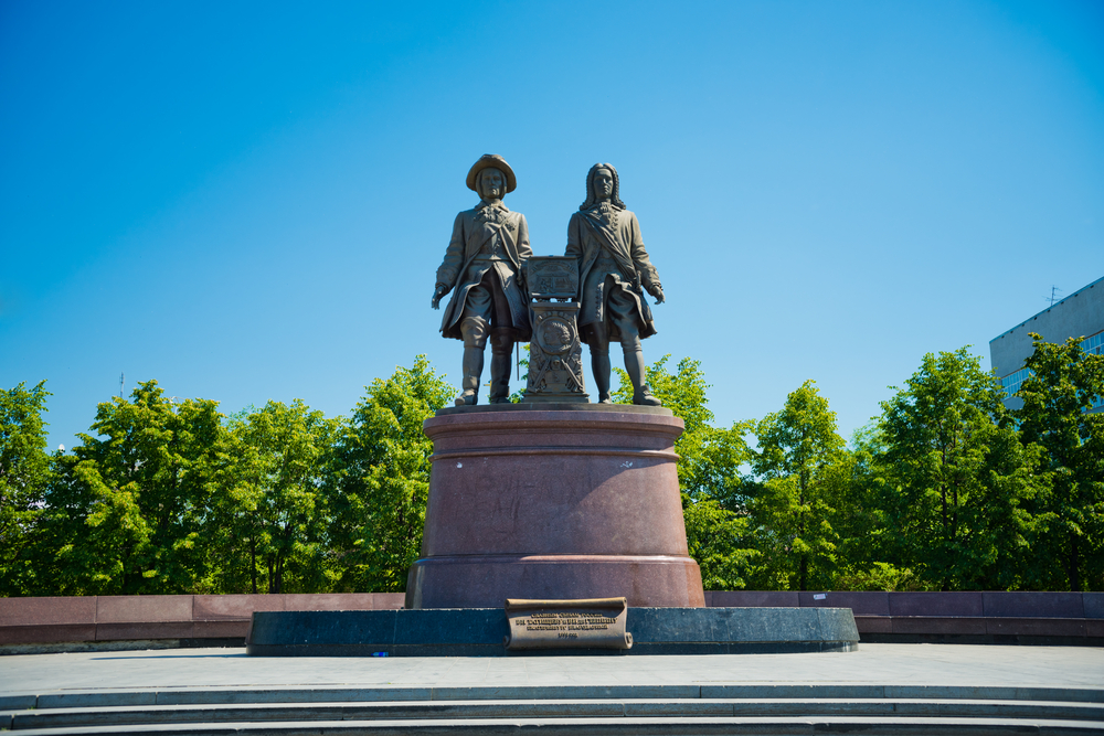 Пам'ятник Татищеву і Де Генніну