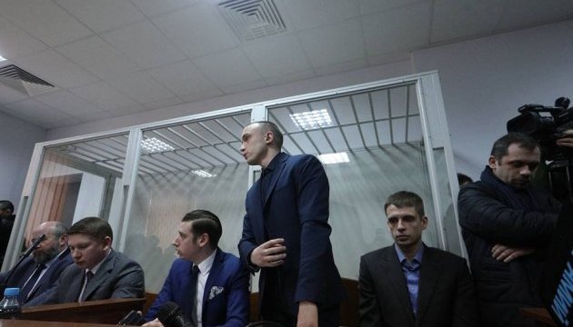 Адвокати обвинувачених у вбивстві журналіста Олега Бузини Дениса Поліщука і Андрія Медведька попросили суддів взяти самовідвід
