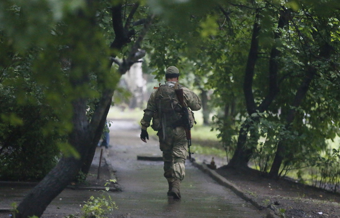 У спеціально підготовленому готелі спостерігачів зустрів віце-прем'єр ДНР   З моменту затримання спостерігачів пройшов місяць