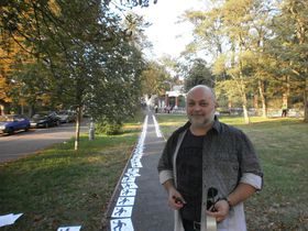 Душан Ванек, фото: Ігор Будикін   Геннадій Александров, російський, громадянин Чехії, прийшов на мітинг з барвистим саморобним плакатом