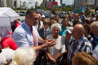 3 липня 2015 року, 16:58 Переглядів:   Відкриті приймальні мера дають можливість безпосередньо звернутися з будь-яким питанням до столичної влади і оперативно отримати належне реагування