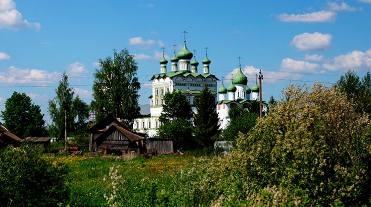 Життя монастиря тісно пов'язана з ім'ям його засновника Варлаама, одного з найбільш шанованих святих на півночі Росії