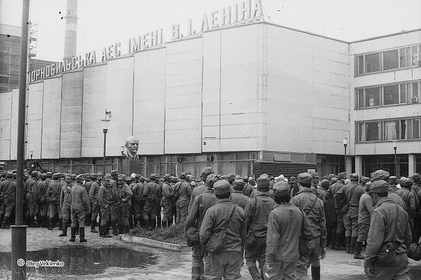 Ліквідатори наслідків аварії, травень-червень, 1986 (фото: Олег Векленко)