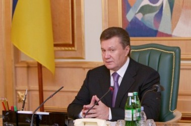 2 листопада 2010, 1:34 Переглядів:   У пародії Віктор Янукович стає Богом, отримавши ці повноваження від пародійного ж Віктора Ющенка, фото з сайту president