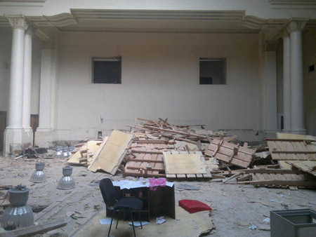 Жоден чиновник так і не взяв на себе відповідальність за рішення спустошити стару будівлю в 2012 році