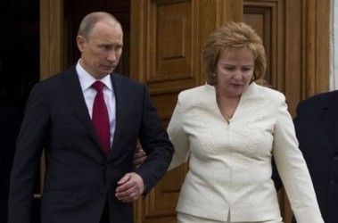 7 травня 2012 15:46 Переглядів:   Володимир Путін з дружиною Людмилою