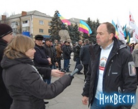 Колишнього народного депутат України від ВО «Батьківщина» Михайла Соколова викликали на допит в СБУ з приводу того, що у нього значилися на роботі політологами і консультантами особи, які звинувачуються у справі про вибухи в Запоріжжі, Харкові та Дніпропетровську