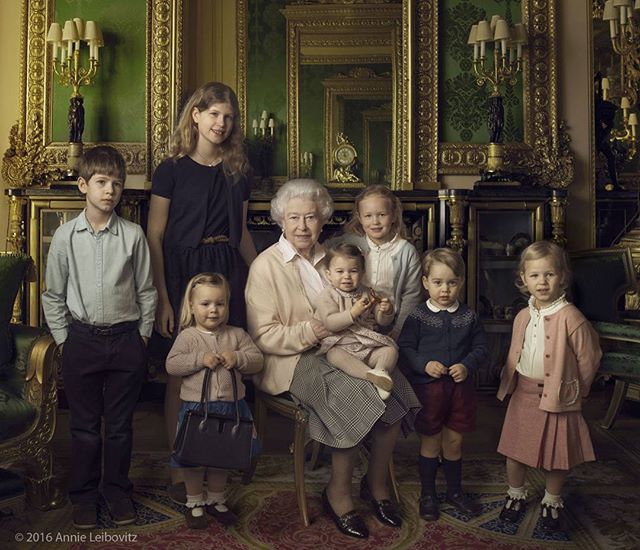 На честь ювілею великий фотограф Енні Лейбовіц зробила серію фотографій королеви