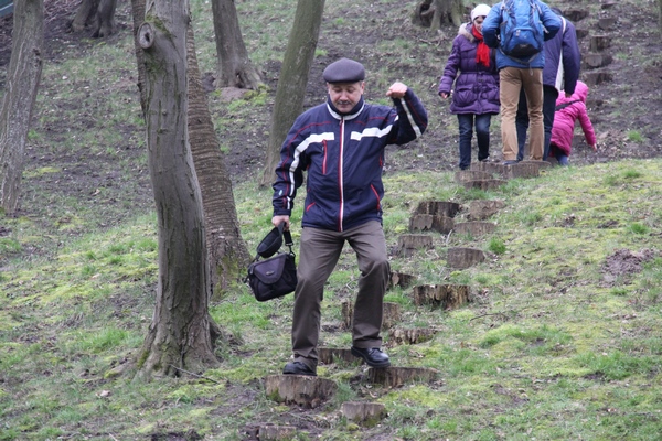 Один раз, запросивши кількох обраних журналістів в Межигір'ї, екс-президент розповів, що приділяє багато часу заняттям спортом, по кілька годин на день грає у великий теніс