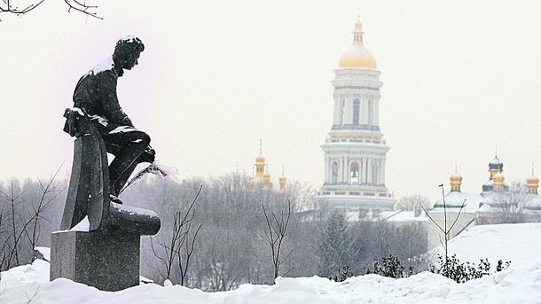 14 січня 2017, 9:46 Переглядів:   Бронзовий монумент, присвячений загиблим льотчикам Другої світової війни