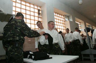 16 квітня 2016, 8:10 Переглядів:   У травні в Україні почнеться заклик строковиків