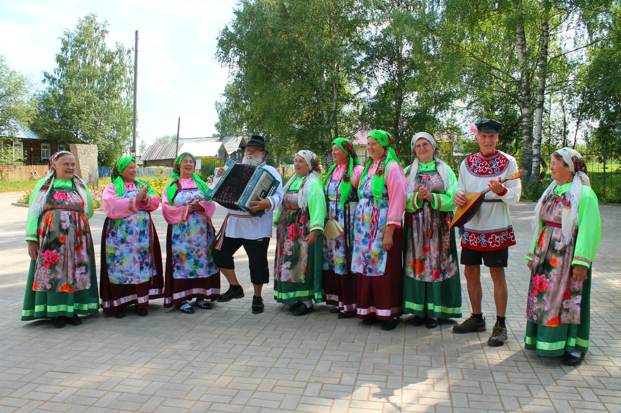 фольклорне свято на початку Ками   Існує безліч легенд про те,   як Кама з'явилася на світло