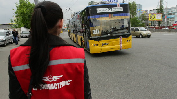 18 жовтня 2017, 10:40 Переглядів:   Водіям не можна палити в кабіні під час руху на маршруті